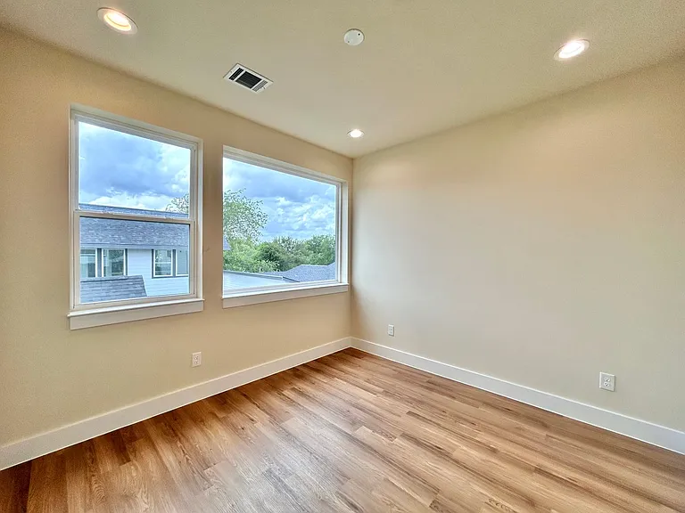 5605 Samuel Huston Ave #1 — Photo 17