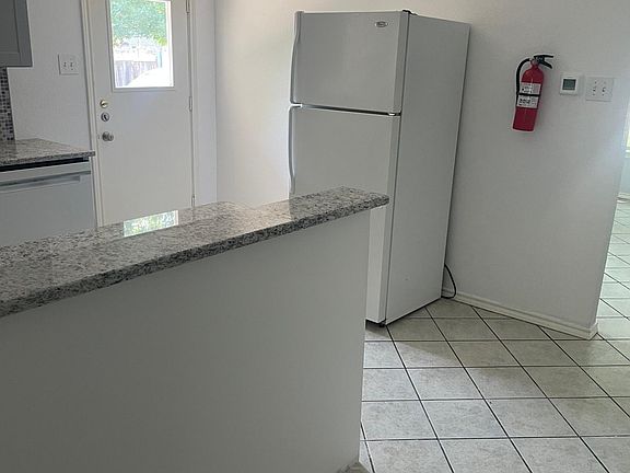 5th image of 10911 Marchant Cir #10911