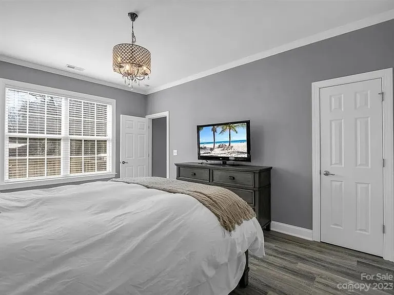 5 Maxim Ct — Photo 17