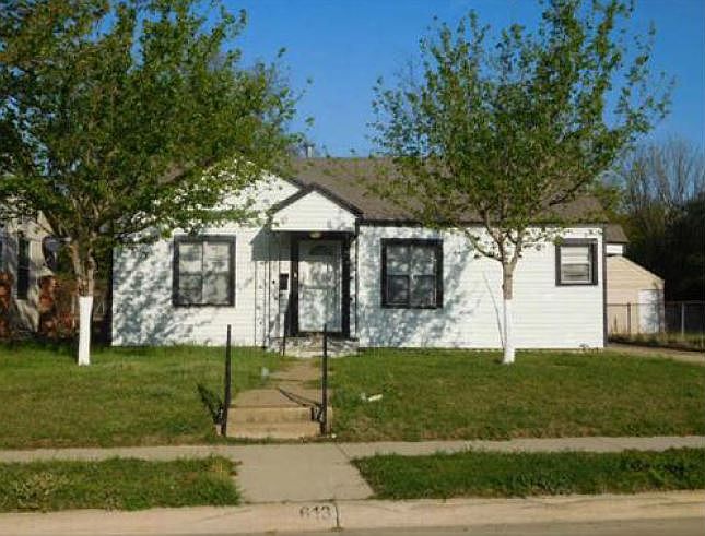 1st image of 613 Clairemont Ave