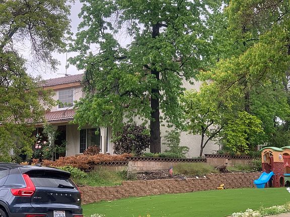 2nd image of 2142 Grand Ave