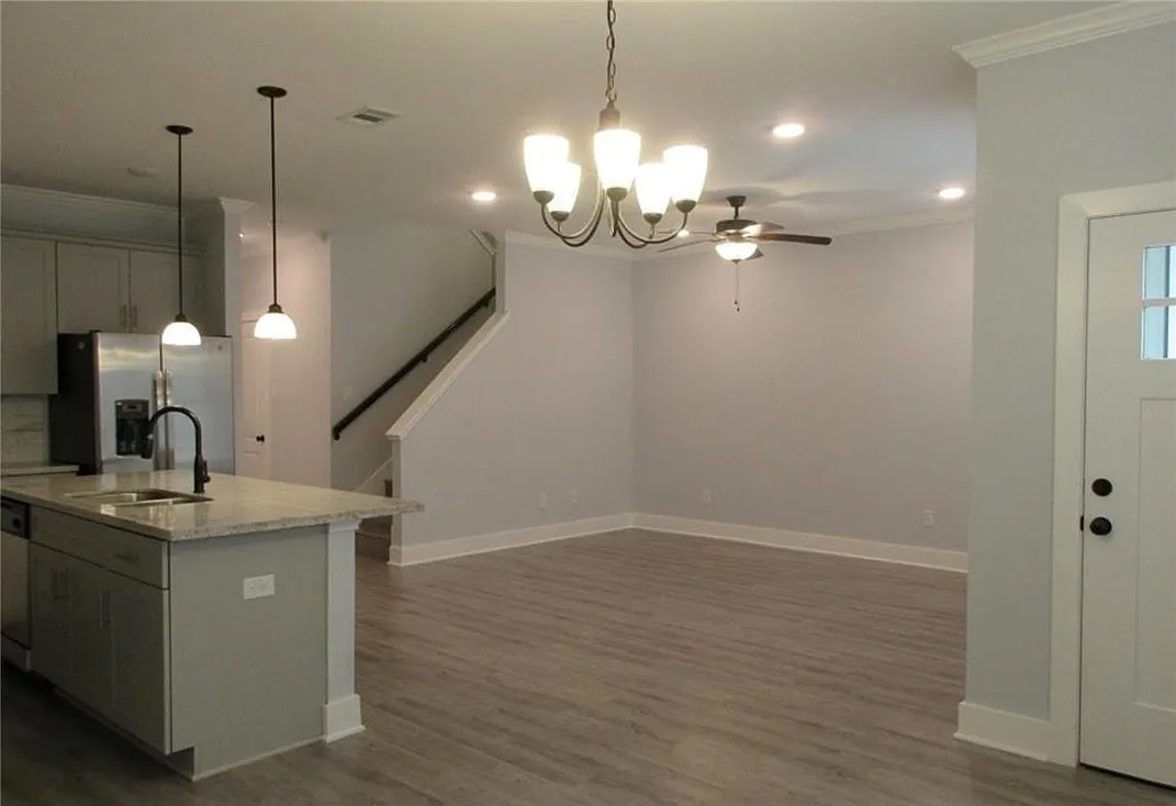 4 bed, 4.5 bath, 1864 sqft, $2,420 — Photo 4