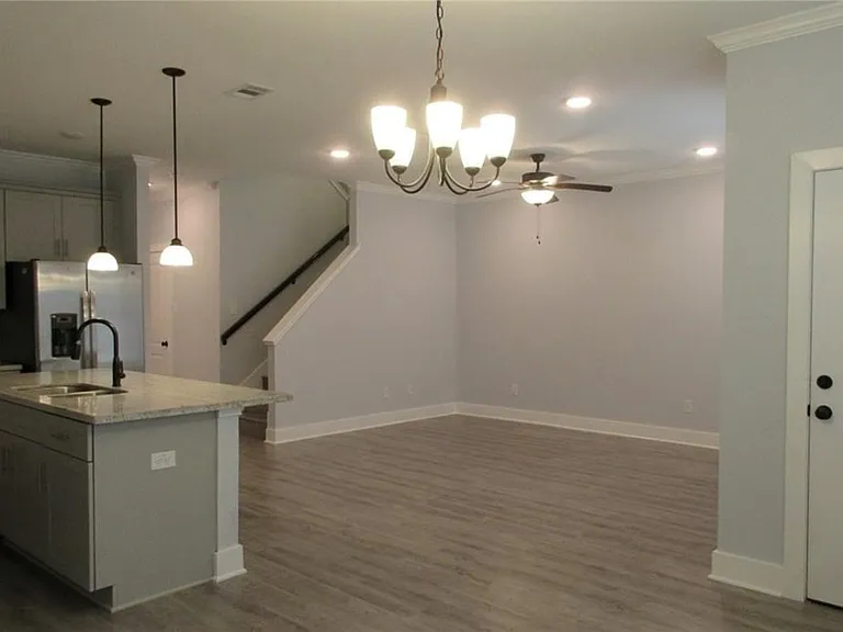 2114 Crescent Pointe Pkwy — Photo 4