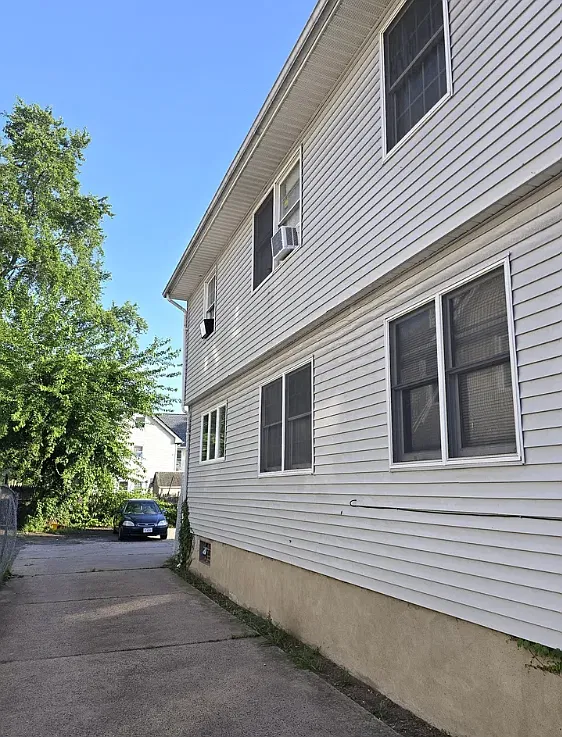 3 bed, 1400 sqft, $2,099 — Photo 4