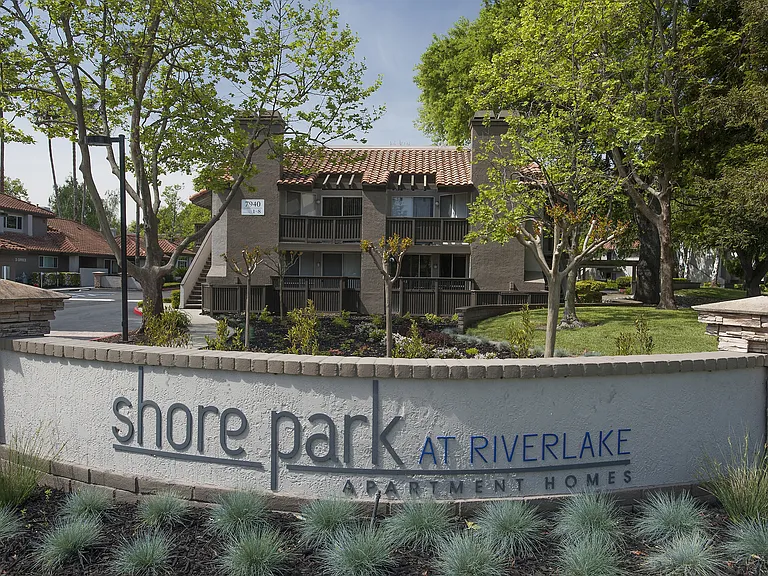 Shore Park at Riverlake — Photo 29