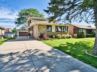 7228 W Lill St, Niles, IL 60714