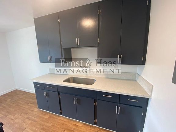 5th image of 1727 Obispo Ave APT 16
