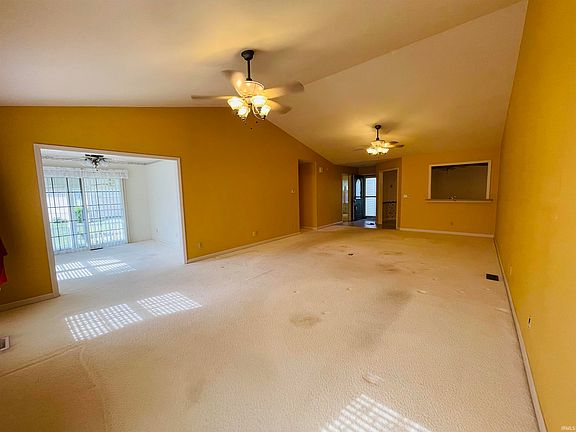 3rd image of 1490 W Crane Pond Dr