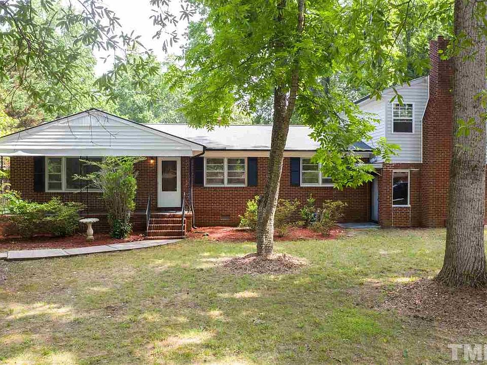 1st image of 107 Landsbury Dr