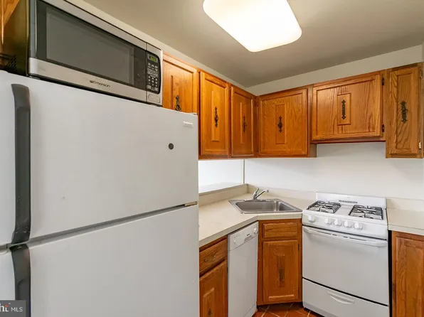 830 South St APT 3F, Philadelphia, PA 19147