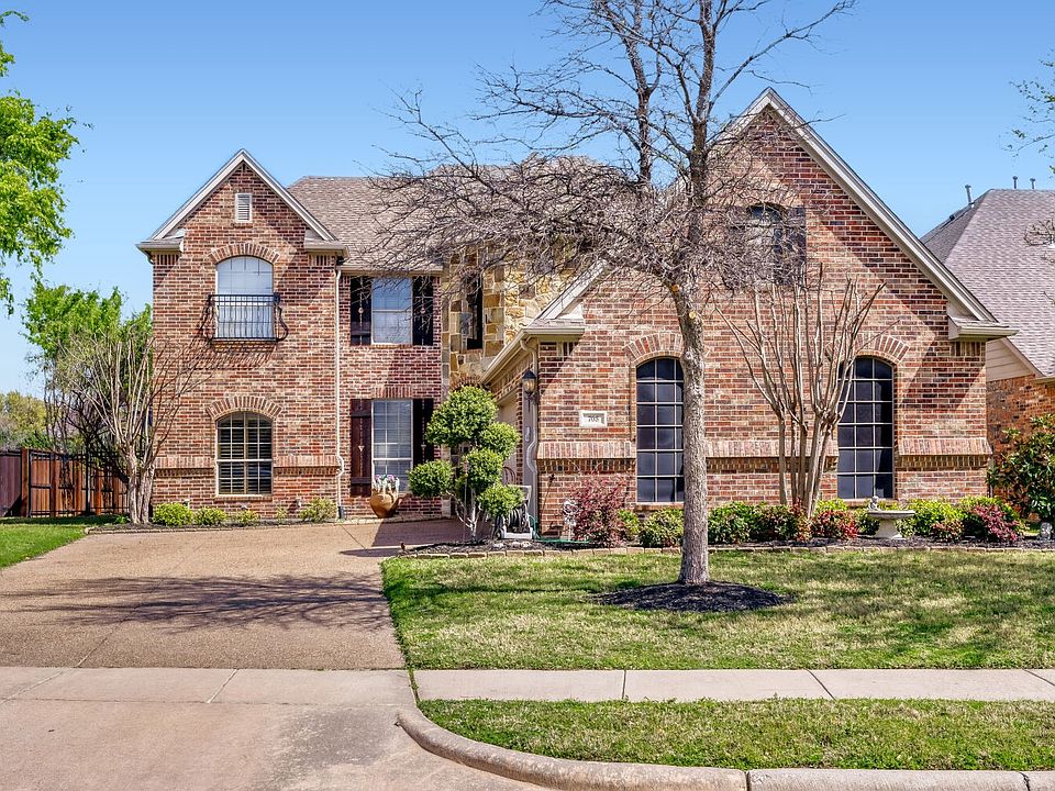 1st image of 705 Crown Ct
