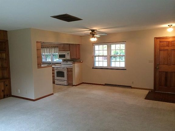 4th image of 4222 Whites Dr