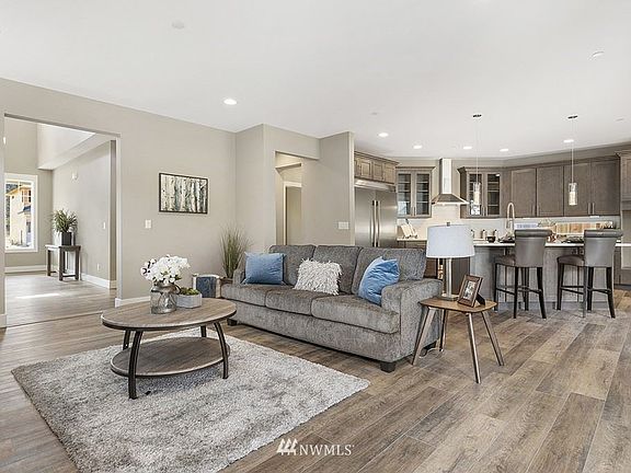 5th image of 517 20th Avenue Ct SW
