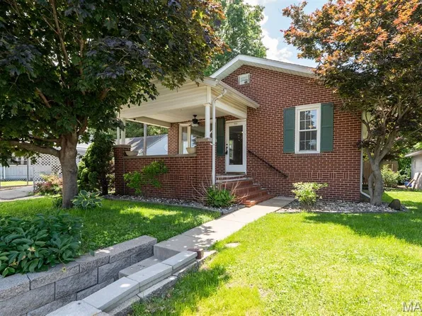 100 W 3rd St, Hartford, IL 62048