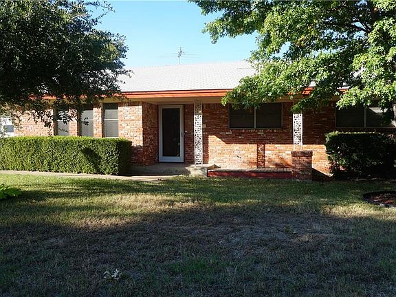 3rd image of 5809 Starlight Dr