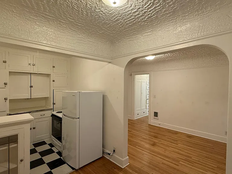 2235 NW Johnson St — Photo 6