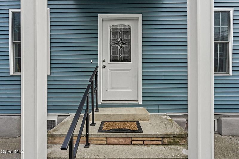 2nd image of 16 Broad Street