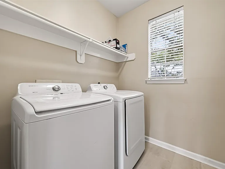 2215 Alberton Ln — Photo 13