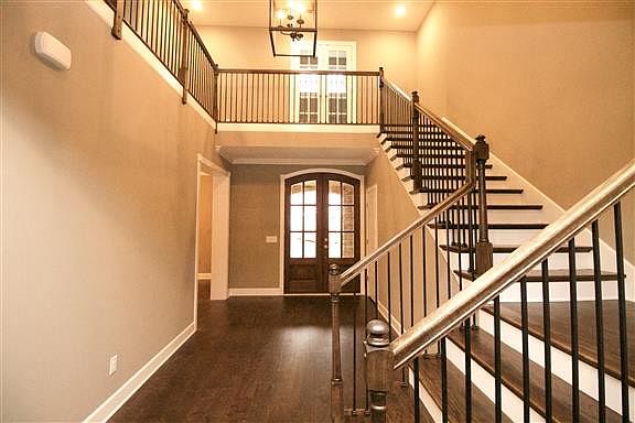 3rd image of 245 Scarsdale Dr N