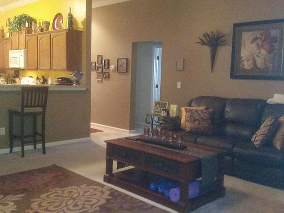 4th image of 1780 Hollow Glen Dr