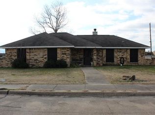 100 Creekview Dr, Ferris, TX 75125