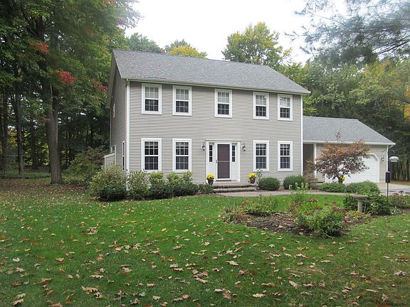 2nd image of 7 Kendall Pl