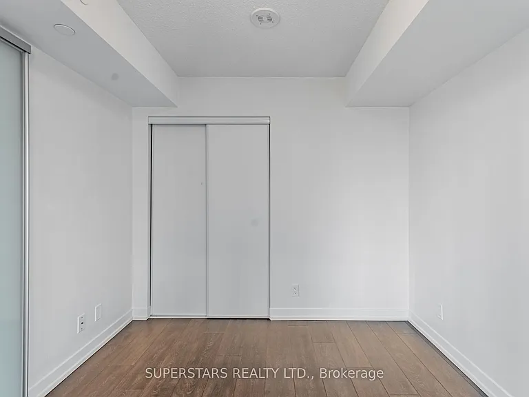 60 Shuter St #2610 — Photo 16
