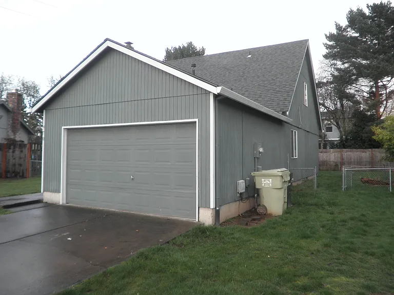 970 SW 178th Pl — Photo 17