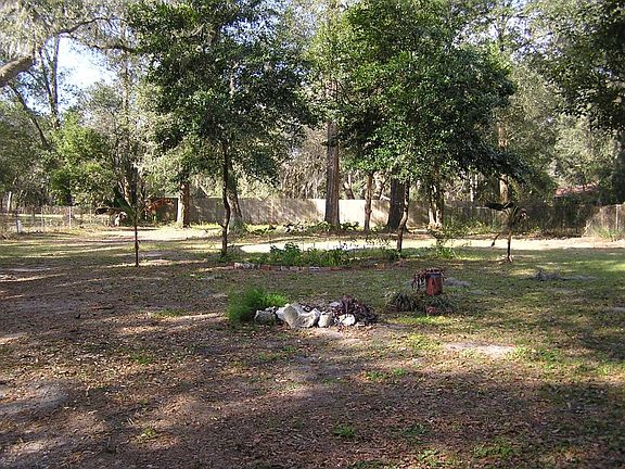 3rd image of 1971 Tanglewood Dr