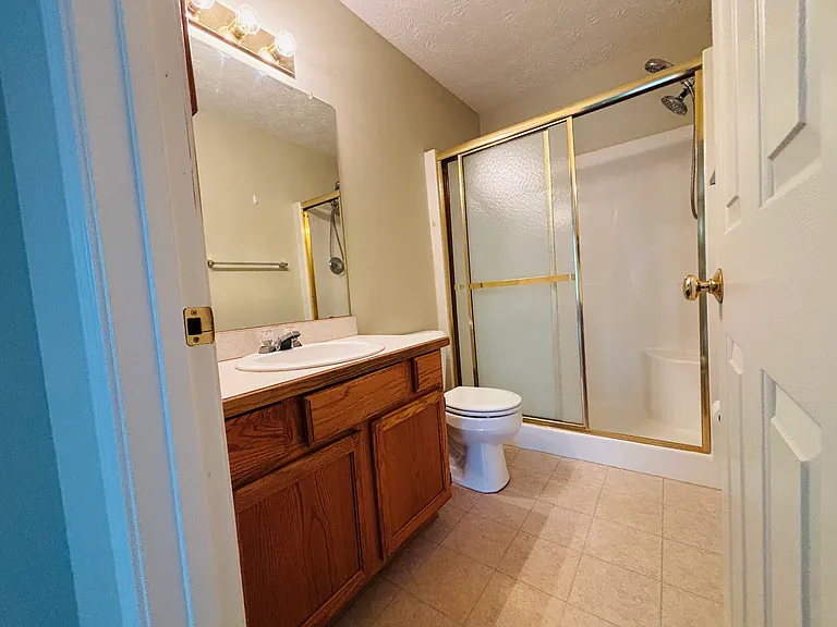 6740 Grovebelle Dr — Photo 10