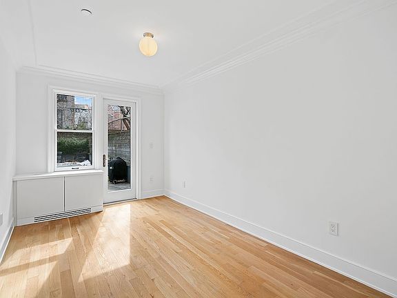 4th image of 110 Putnam Ave #1