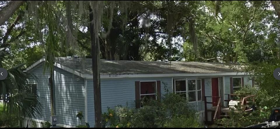1st image of 1213 SE Esmeralda Dr