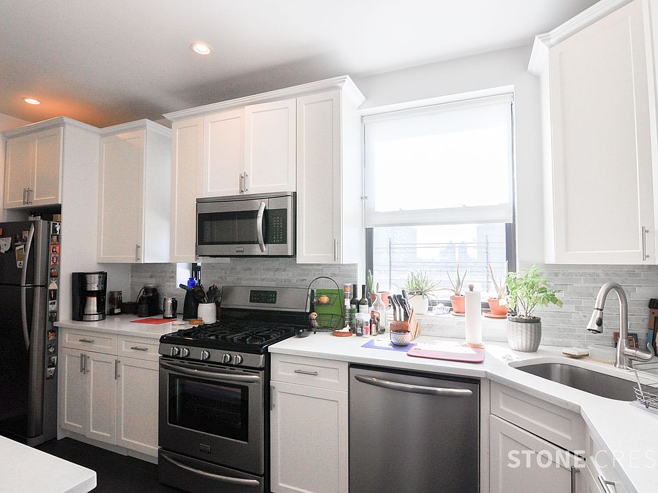 1st image of 412 Cathedral Pkwy #2