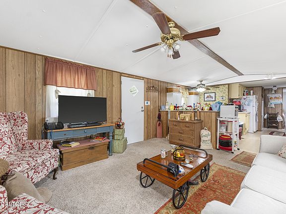 3rd image of 1309 Green Ct