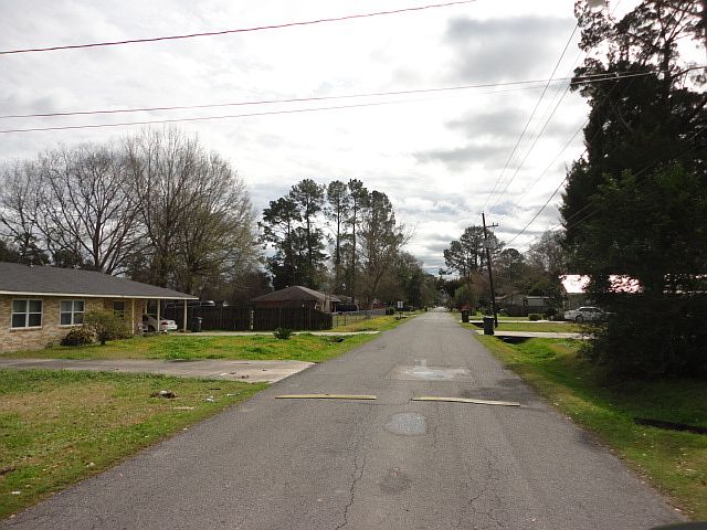 2nd image of 910 Berthier St