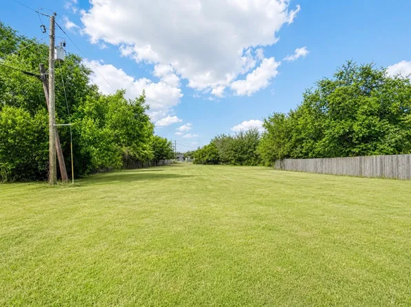 2211 Foster Cir, Caddo Mills, TX 75135