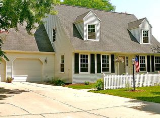 523 Brookridge St, Green Bay, WI 54301