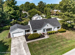 418 Cherrywood Rd, Saint Matthews, KY 40207