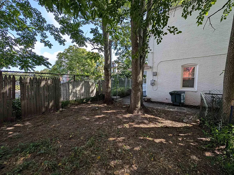 904 Westcoat Pl — Photo 22