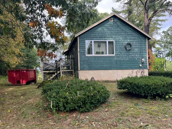 9 Laflame Rd, Brimfield, MA 01010