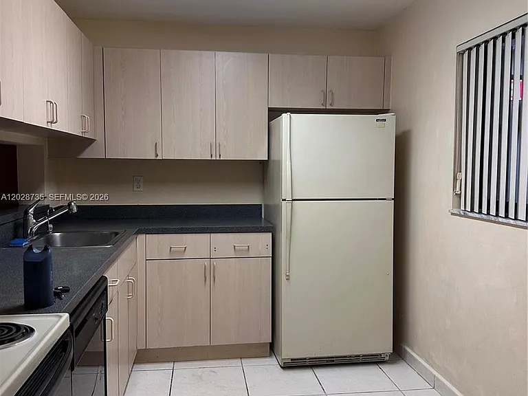 8760 SW 133rd Avenue Rd #301 — Photo 2