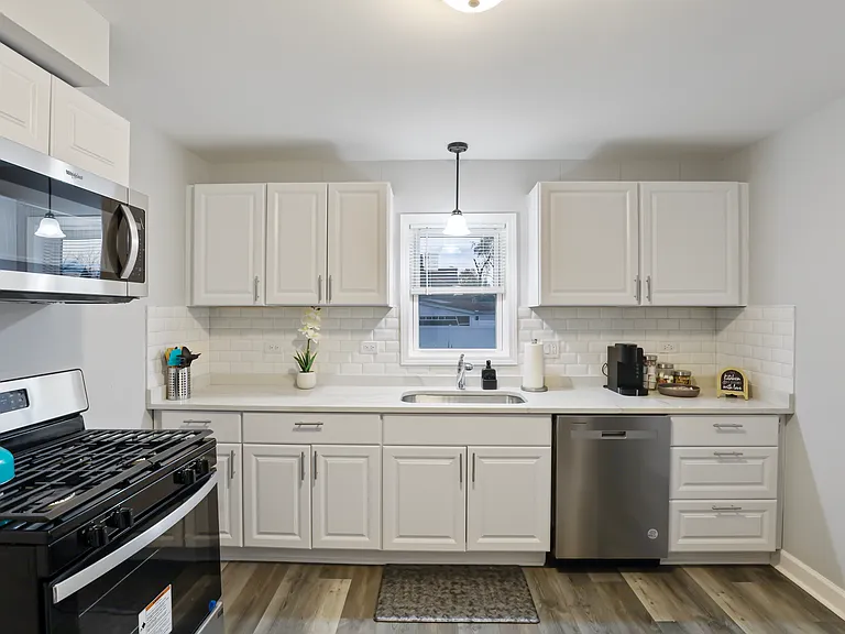 2508 S 10th Ave — Photo 3