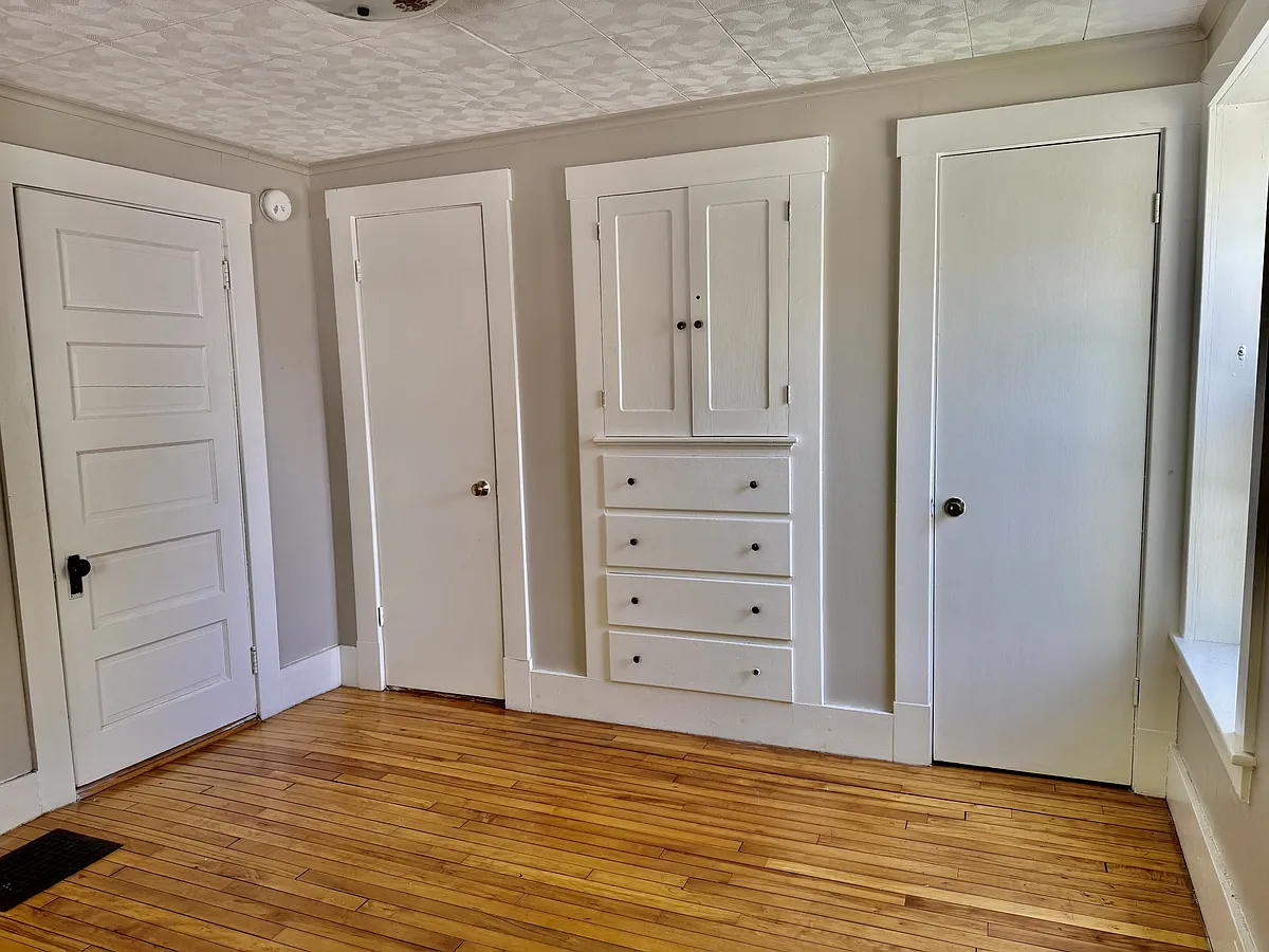Building Photo - 45 Clarendon Ave #3