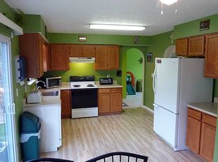 310 Diamond Dr, Coraopolis, PA 15108