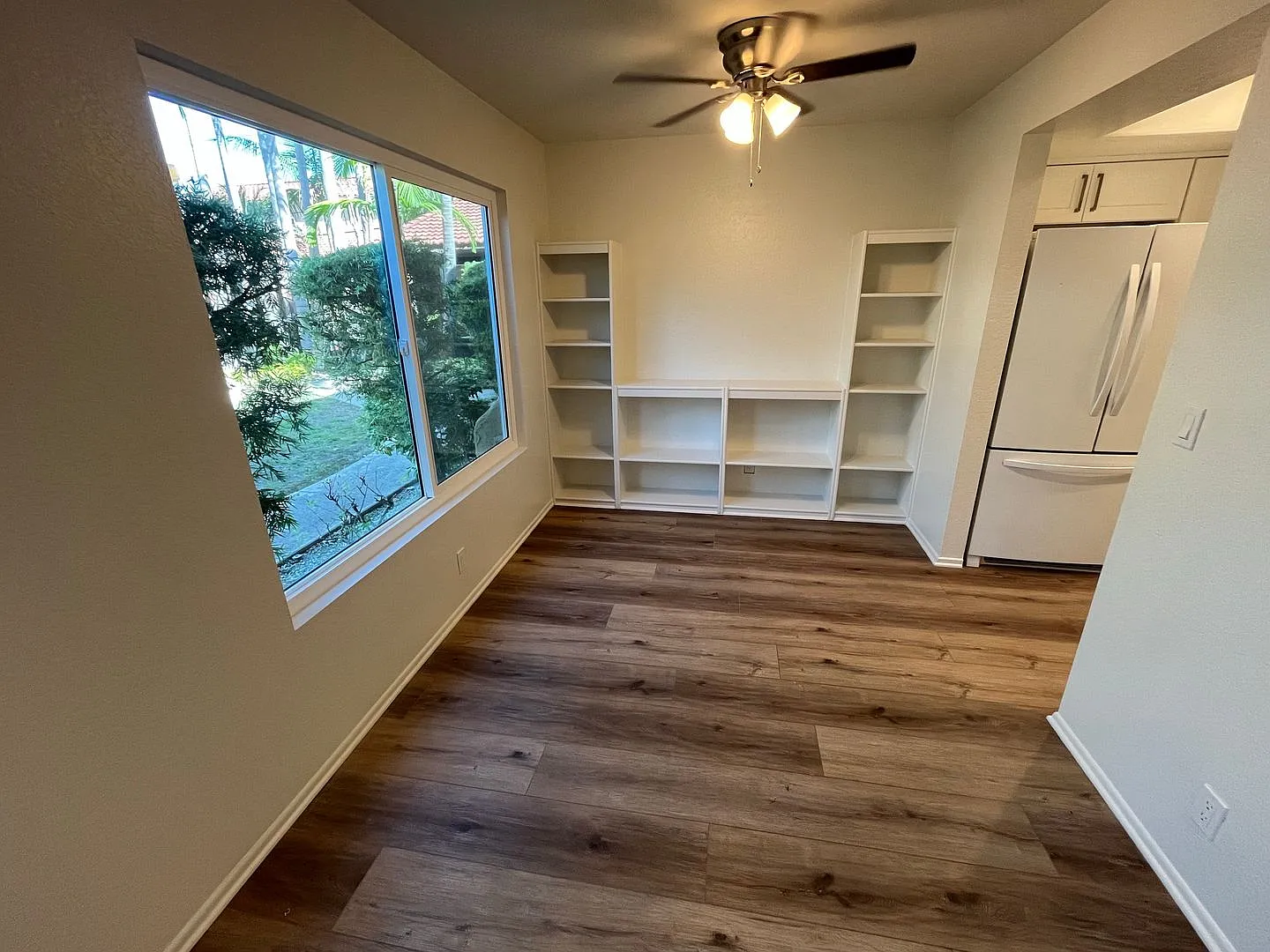 2522 Elden Ave — Photo 3