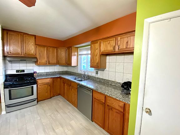 5th image of 9078 W Church St