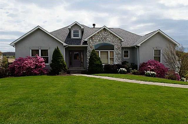 1st image of 904 Sawgrass Dr