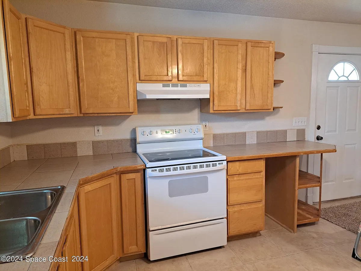 Building Photo - 1417 Powell Ave #1417
