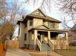 928 Elm St, Grinnell, IA 50112