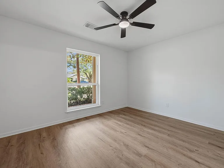 210 Ridgemont Dr — Photo 15